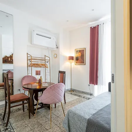 Bigfamilyflats - Coliseum Apartment